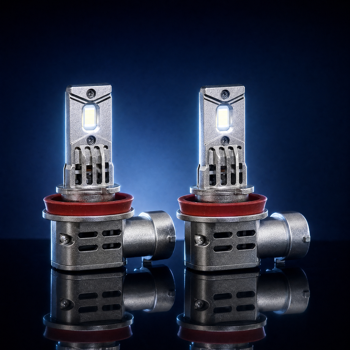 Lampade LED H11 STORM montate sul faro, luce bianca 6000K
