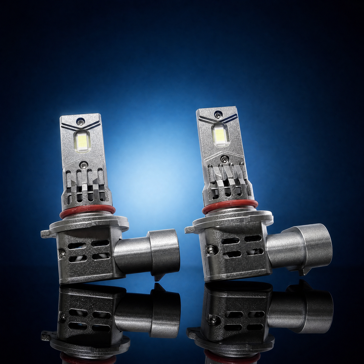 Lampade LED HB3 STORM montate sul faro, luce bianca 6000K