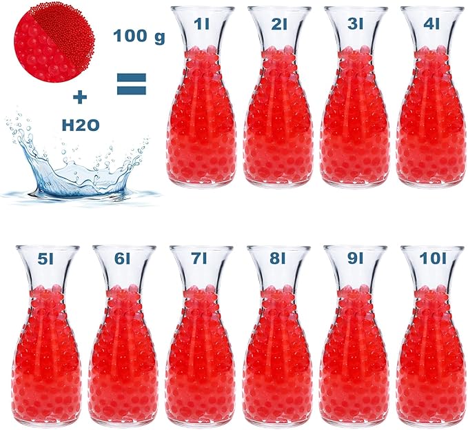 Centrotavola con fiori lilla in una giara di vetro riempita di perle d'acqua rosse